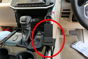 Console Mount Right Phone/UHF Mic Bracket 300 Series LandCruiser 2021 Onwards – 635703