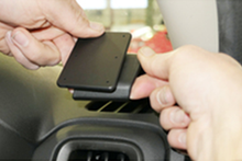 Load image into Gallery viewer, Drivers RH Side Phone/UHF Mic Bracket Colorado 2017-2020 – 605522