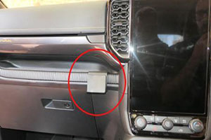 Left Phone/UHF Mic Bracket to suit Next Gen Ranger, & Raptor 2022 Onwards - 655835