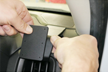 Load image into Gallery viewer, Drivers RH Side Phone/UHF Mic Bracket Colorado 2017-2020 – 605522