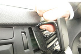 Centre Phone/UHF Mic Bracket NP300 Navara 2016-2023 - 655196